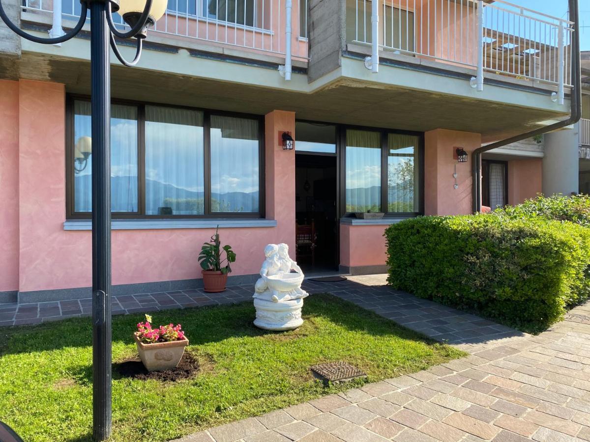 Flowers & Garden Apartment Con Vista Lago Manerba del Garda Exterior photo