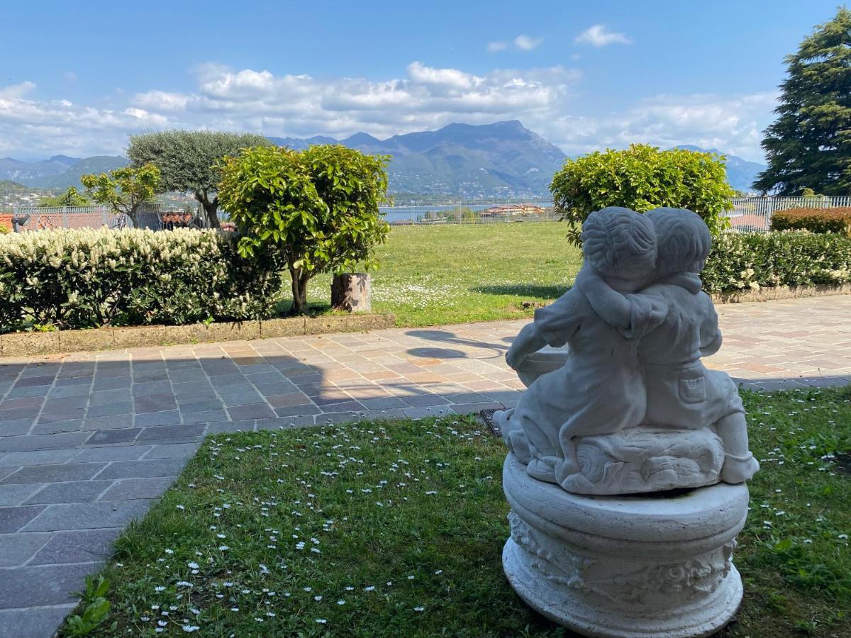 Flowers & Garden Apartment Con Vista Lago Manerba del Garda Exterior photo