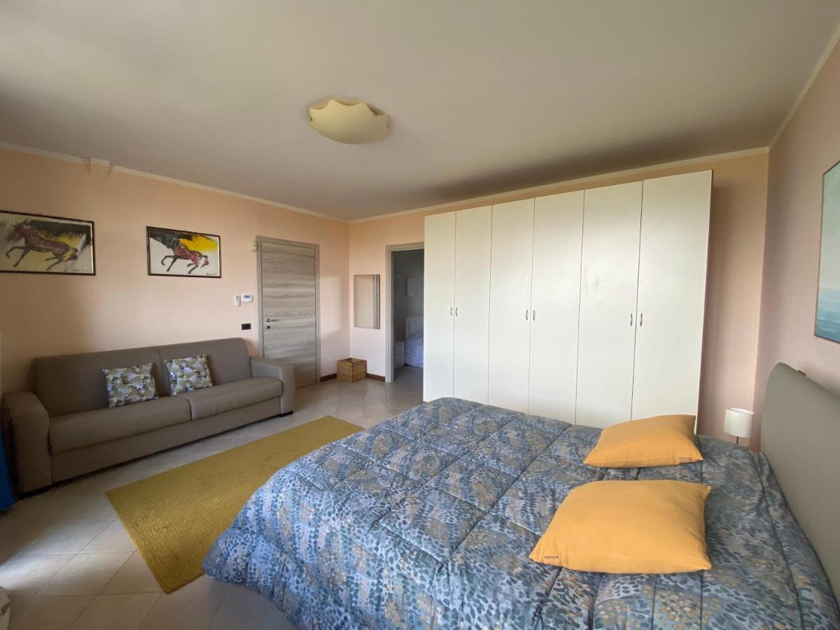 Flowers & Garden Apartment Con Vista Lago Manerba del Garda Exterior photo
