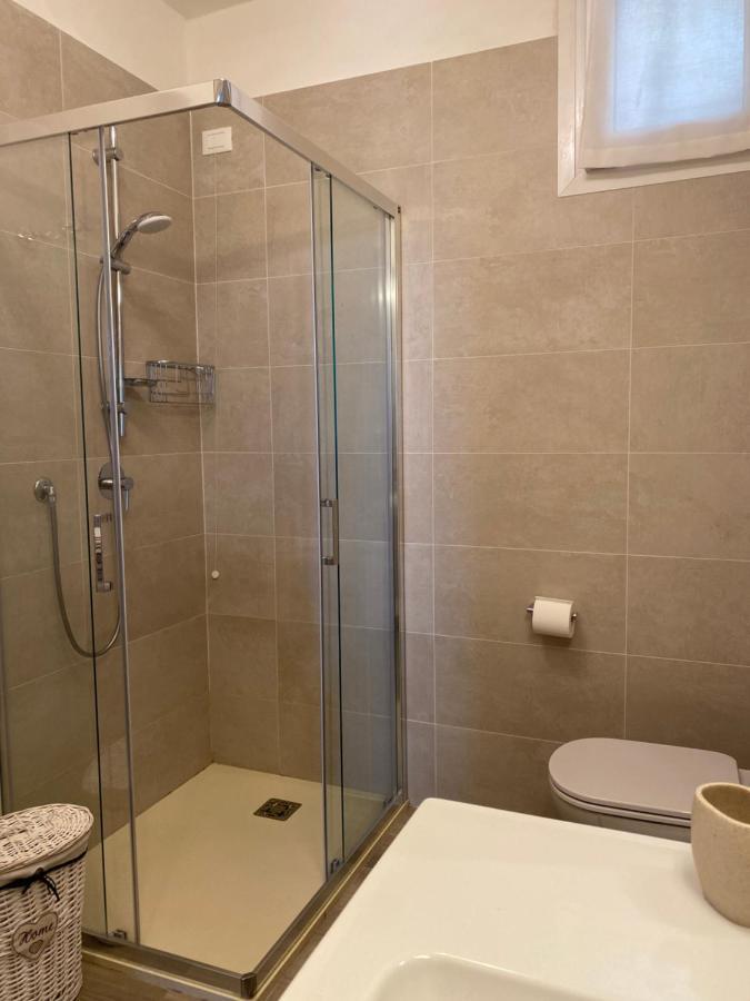 Flowers & Garden Apartment Con Vista Lago Manerba del Garda Exterior photo